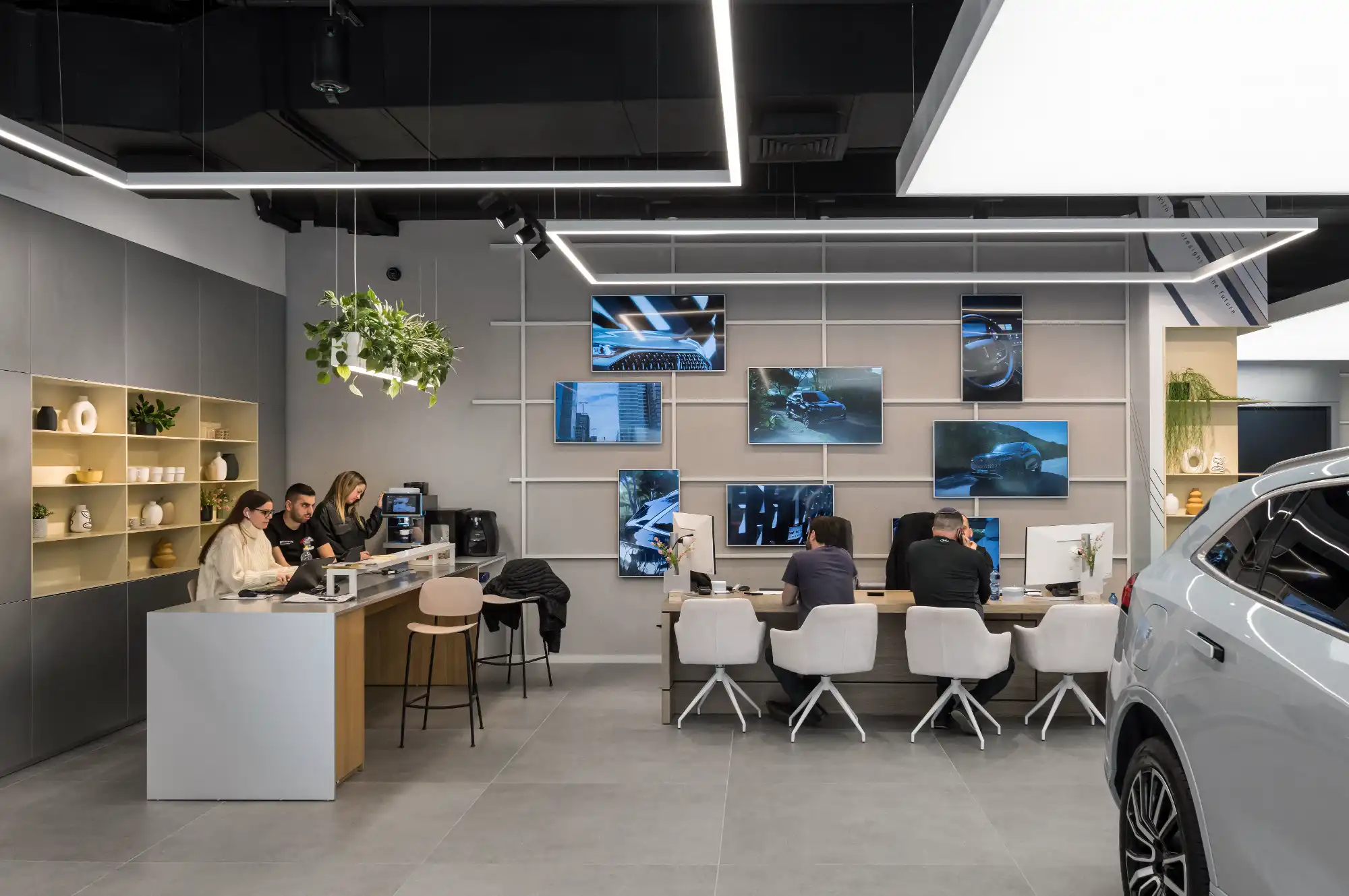 אולם מכירות סמלת