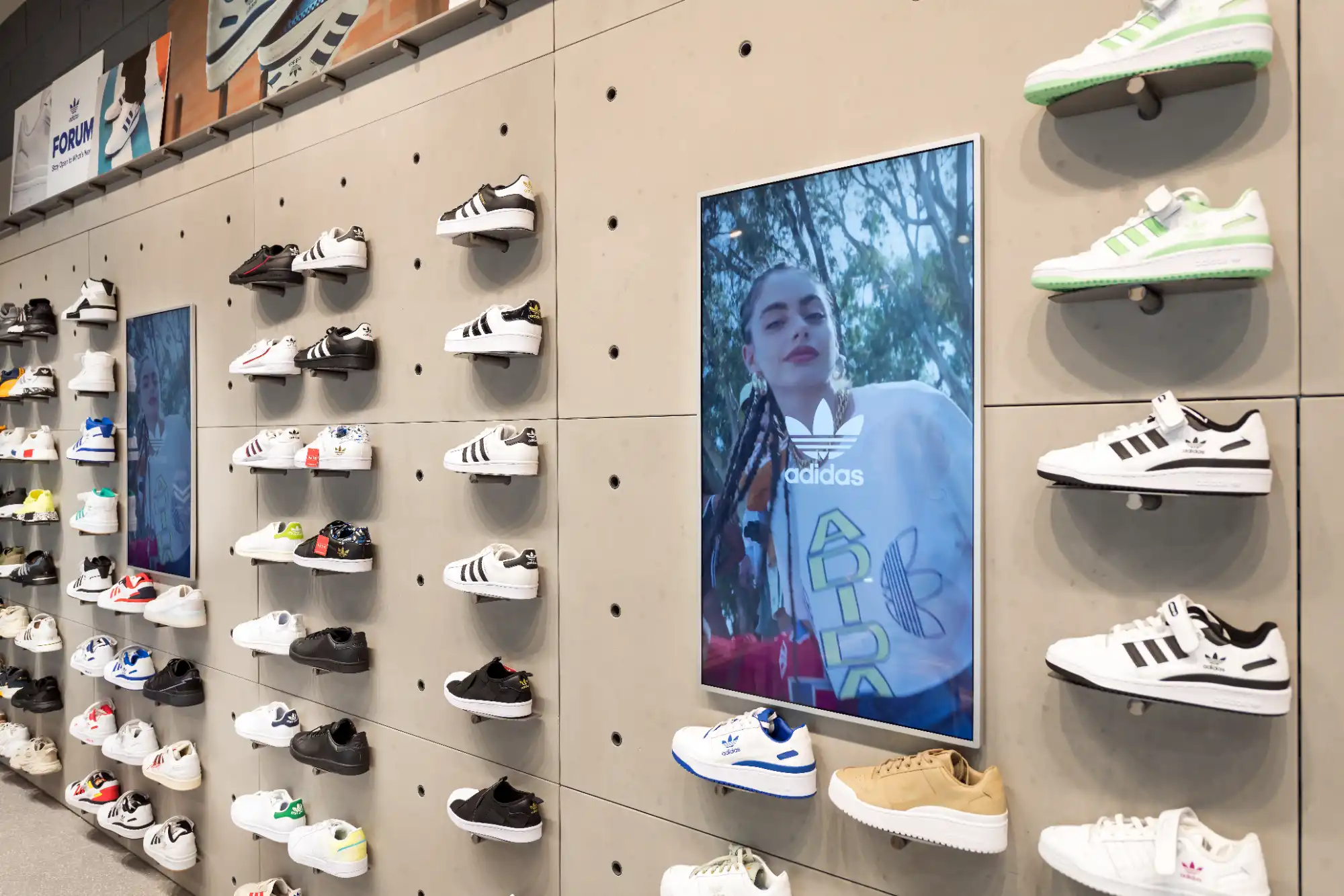 חנות אדידס -דיזינגוף סנטר ת"א