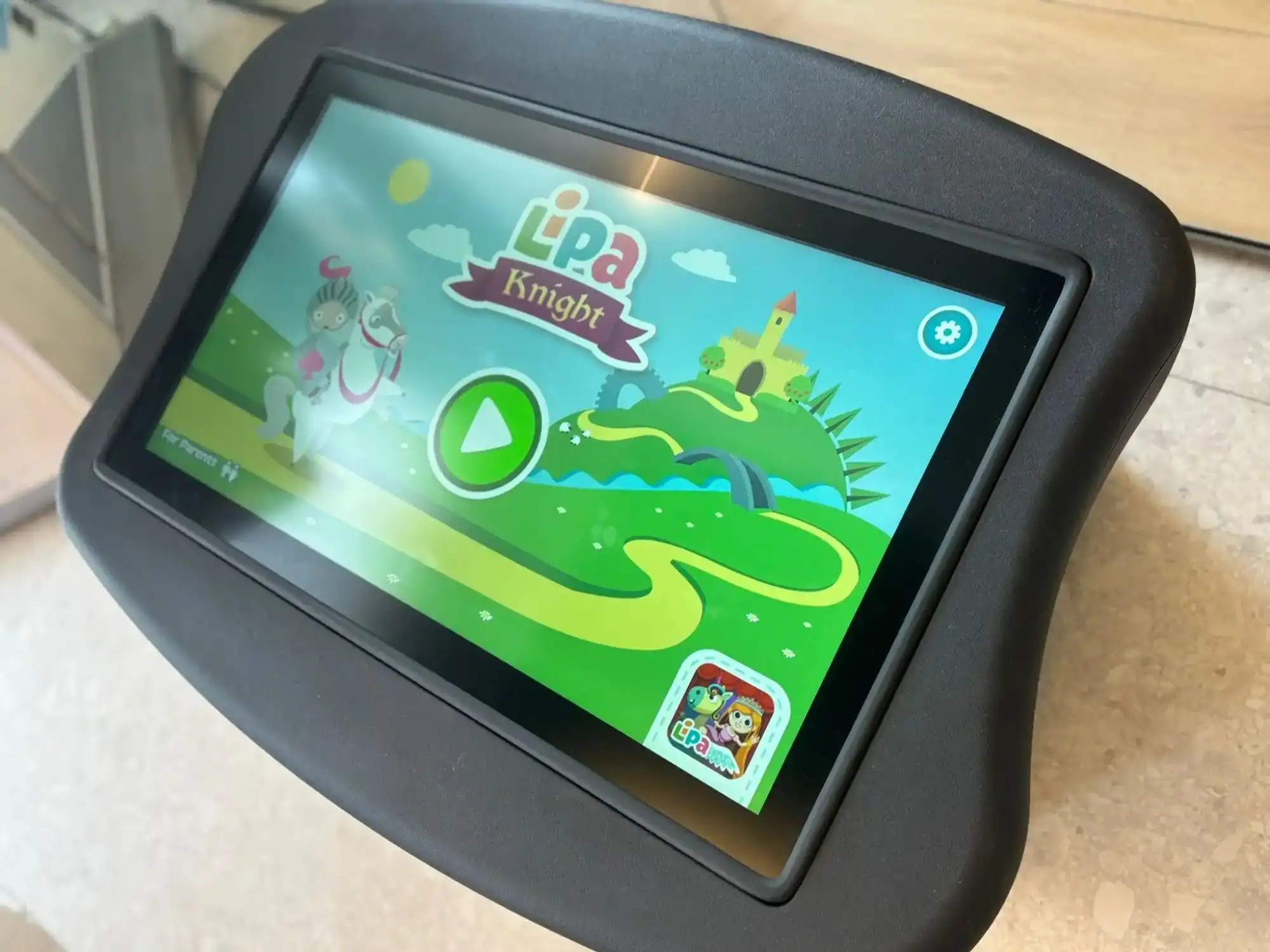 שולחן מגע אינטרקטיבי